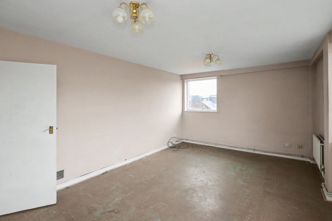 Flat 6, Charles Allen House, 22 Amwell Street, Clerkenwell, London EC1R 1XU 9