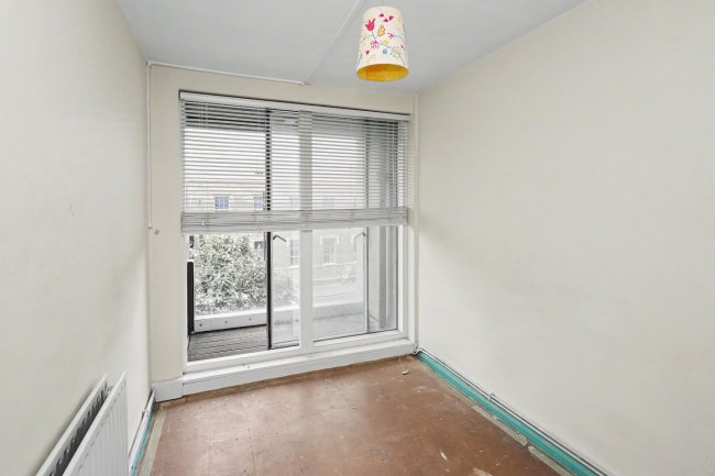 Flat 6, Charles Allen House, 22 Amwell Street, Clerkenwell, London EC1R 1XU 9
