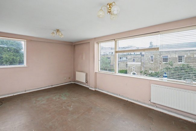 Flat 6, Charles Allen House, 22 Amwell Street, Clerkenwell, London EC1R 1XU 9