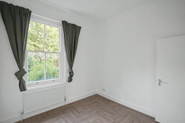 Flat 3, 23 Charleville Circus, Crystal Palace, London SE26  6NR 4