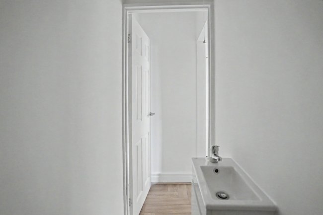 Flat 3, 23 Charleville Circus, Crystal Palace, London SE26  6NR 4