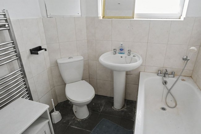 38 Central Road, Wembley HA0 2LH 5