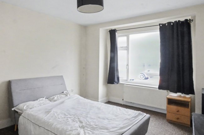 38 Central Road, Wembley HA0 2LH 5