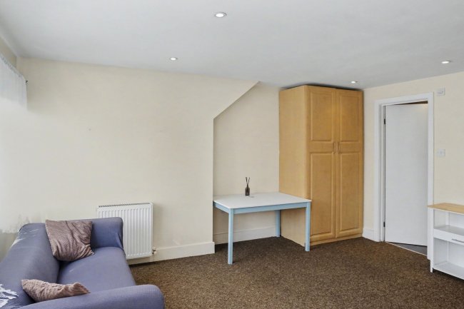 38 Central Road, Wembley HA0 2LH 5