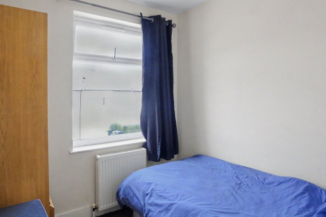 38 Central Road, Wembley HA0 2LH 5