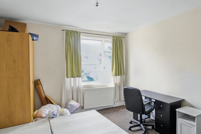 38 Central Road, Wembley HA0 2LH 5