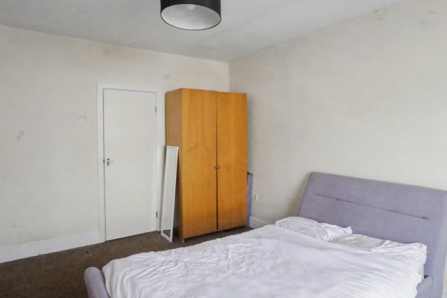 38 Central Road, Wembley HA0 2LH 5