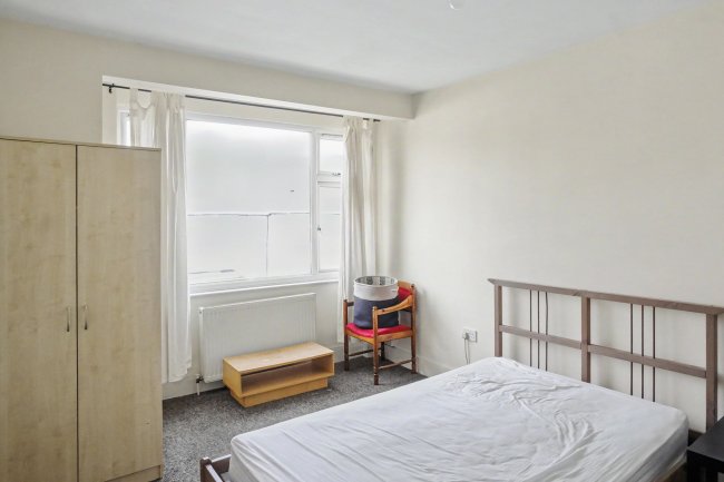 38 Central Road, Wembley HA0 2LH 5