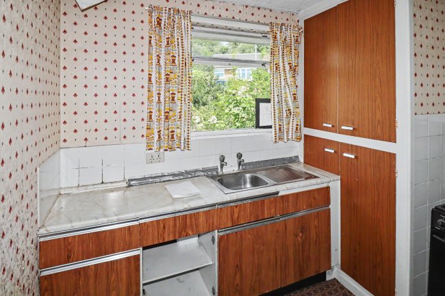 17 Listerdale, Liversedge, WF15 6EN 4