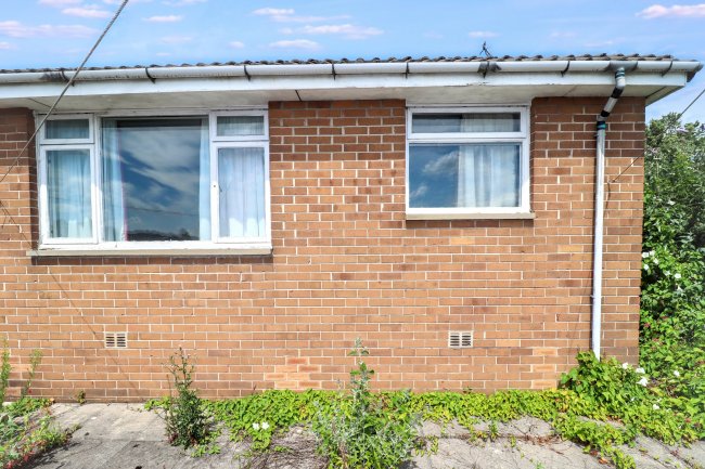 17 Listerdale, Liversedge, WF15 6EN 4