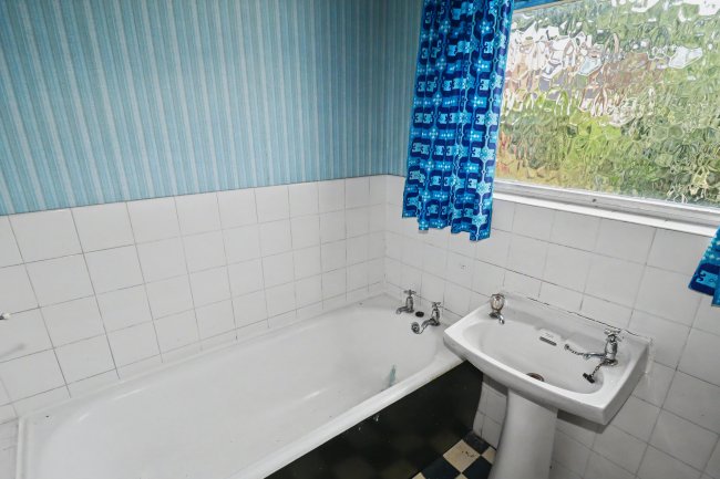 17 Listerdale, Liversedge, WF15 6EN 4