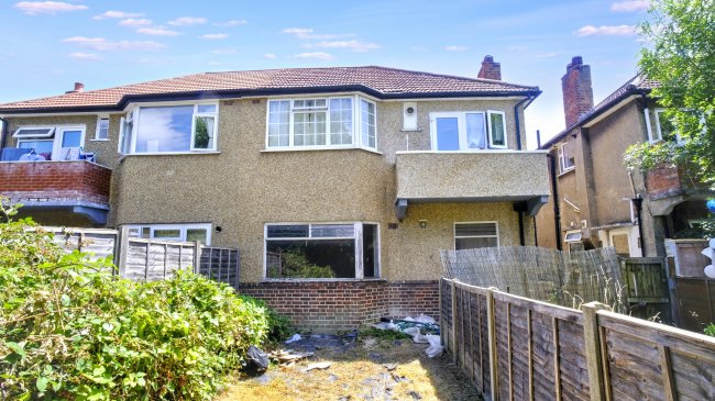 48 Berkeley Close, Ruislip, Middlesex, HA4 6LE 7
