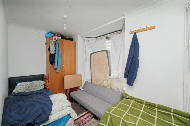 42 Pemdevon Road, Croydon, CR0 3QN 7