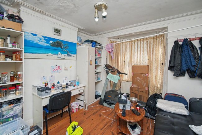 42 Pemdevon Road, Croydon, CR0 3QN 7
