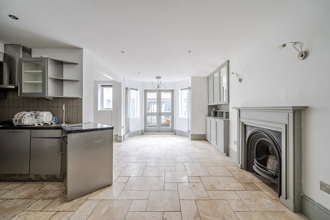 Flat 1, 28 Lower Addison Gardens, Holland Park, London, W14 8BQ 7