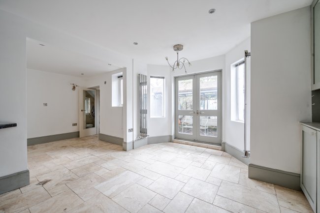 Flat 1, 28 Lower Addison Gardens, Holland Park, London, W14 8BQ 7