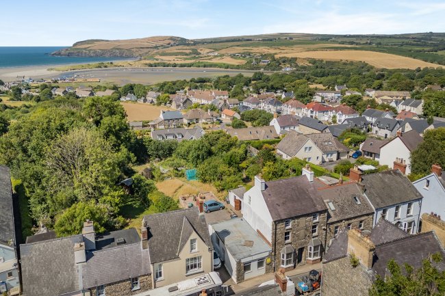 Porthmeor, Newport, Pembrokeshire SA42 0TD 8
