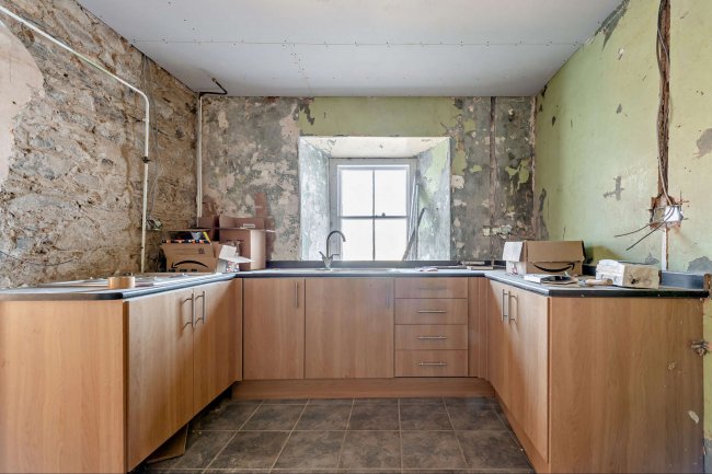 Porthmeor, Newport, Pembrokeshire SA42 0TD 6