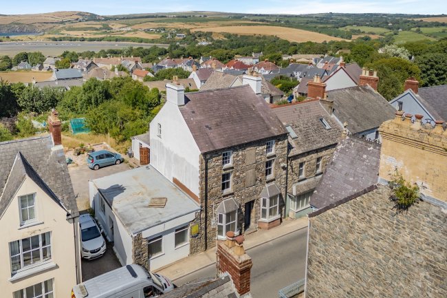Porthmeor, Newport, Pembrokeshire SA42 0TD 8