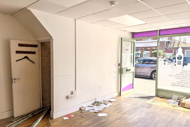 375 High Road, Ilford, London IG1 1TF 7