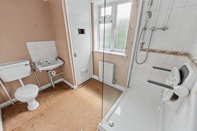 3 Bremhill View, Calne, Wiltshire, SN11 9EE 10