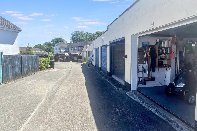 Garage 27, rear of Baralanwick, Penzance, Cornwall, TR18 4SA 7