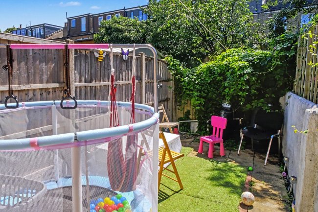 62 Oaklands Road, Hanwell, London, W7 2DU 1