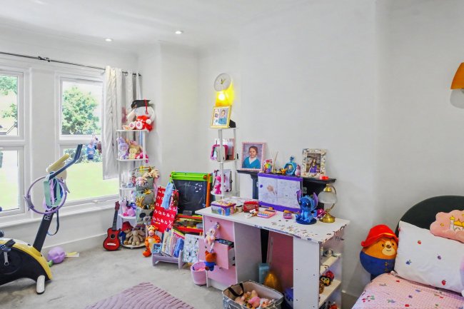 62 Oaklands Road, Hanwell, London, W7 2DU 1