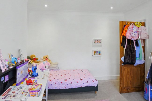 62 Oaklands Road, Hanwell, London, W7 2DU 1