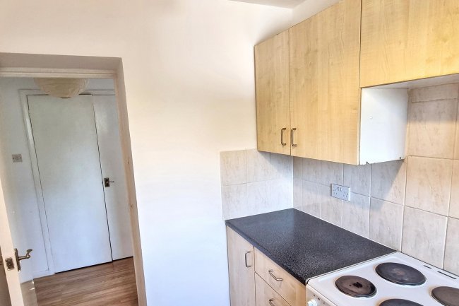 Flat 30, Highland Court, 87 Gordon Road, South Woodford, London, E18 1RE 6