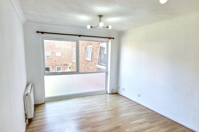Flat 30, Highland Court, 87 Gordon Road, South Woodford, London, E18 1RE 6