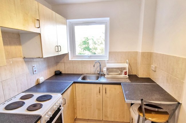 Flat 30, Highland Court, 87 Gordon Road, South Woodford, London, E18 1RE 6
