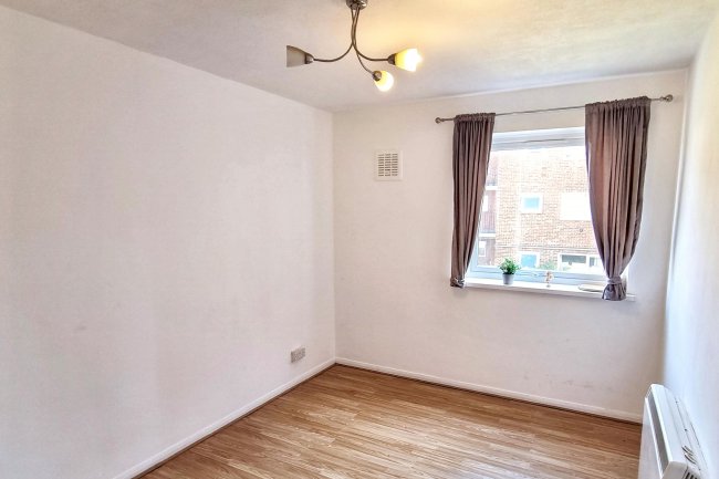 Flat 30, Highland Court, 87 Gordon Road, South Woodford, London, E18 1RE 6