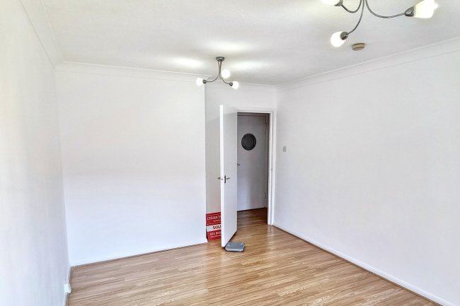 Flat 30, Highland Court, 87 Gordon Road, South Woodford, London, E18 1RE 6