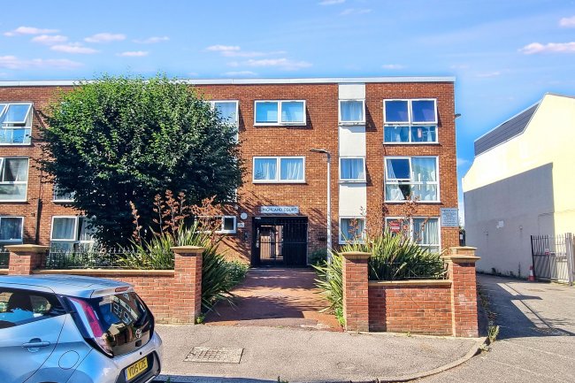 Flat 30, Highland Court, 87 Gordon Road, South Woodford, London, E18 1RE 6