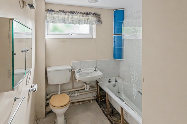 135 Lime Kiln, Royal Wootton Bassett, Wiltshire, SN4 7HQ 6
