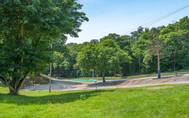 Brentwood Leisure Park, Brentwood, Essex CM13 3DP 8