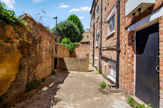 Flat 2, 10 Hermit Street, Clerkenwell, London, EC1V 7NR 2