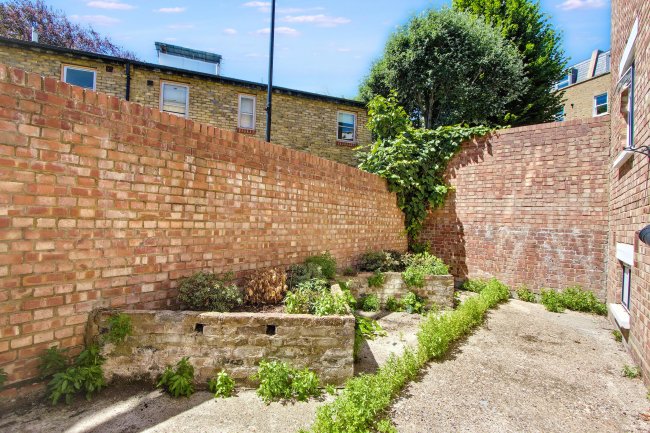 Flat 2, 10 Hermit Street, Clerkenwell, London, EC1V 7NR 2