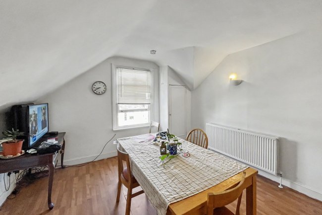 Flat 4, 52 Gleneagle Road, Streatham, London, SW16 6AF 7