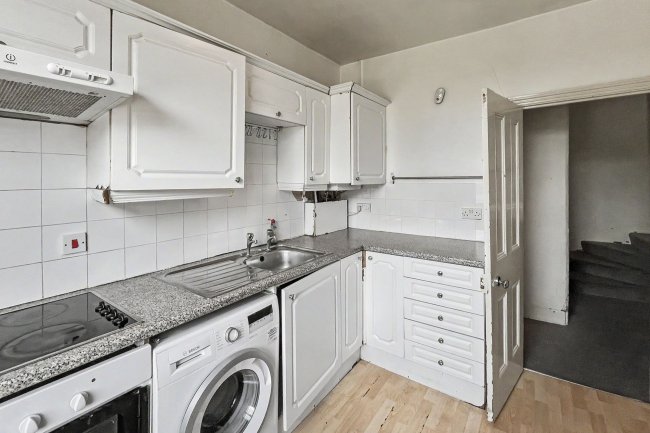 217 Mitcham Lane, Streatham, London SW16 6PS 7
