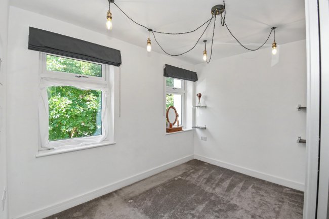 Flat 6, Unit 2, Station Court, Bourne End SL8 5YQ 10