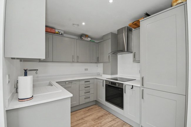 Flat 6, Unit 2, Station Court, Bourne End SL8 5YQ 10