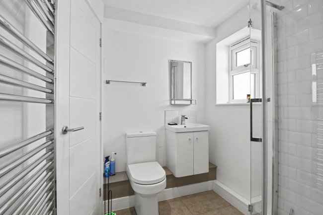 Flat 6, Unit 2, Station Court, Bourne End SL8 5YQ 10