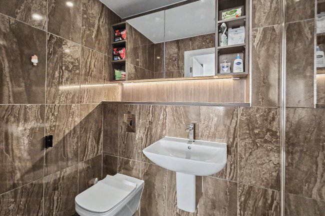 Flat B2308, Deansgate Square,  9 Owen Street Manchester, M15 4UD 1