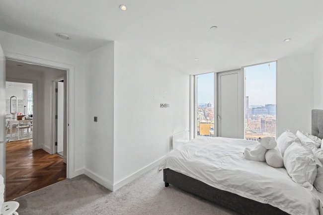 Flat B2308, Deansgate Square,  9 Owen Street Manchester, M15 4UD 1