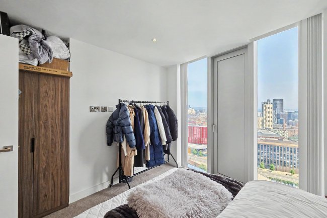 Flat B2308, Deansgate Square,  9 Owen Street Manchester, M15 4UD 1