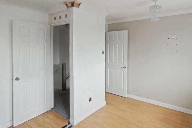 37 James Niven Court, Hull, East Riding of Yorkshire HU9 3AQ 8