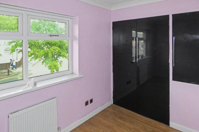 37 James Niven Court, Hull, East Riding of Yorkshire HU9 3AQ 8