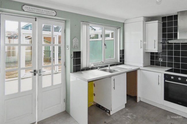 37 James Niven Court, Hull, East Riding of Yorkshire HU9 3AQ 8